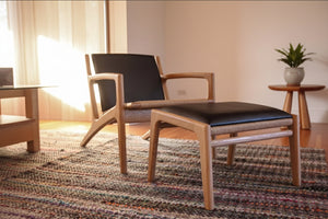 Masif Meşe ve Siyah Deri Ayak Ucu Taburesi | İskandinav Minimalizm